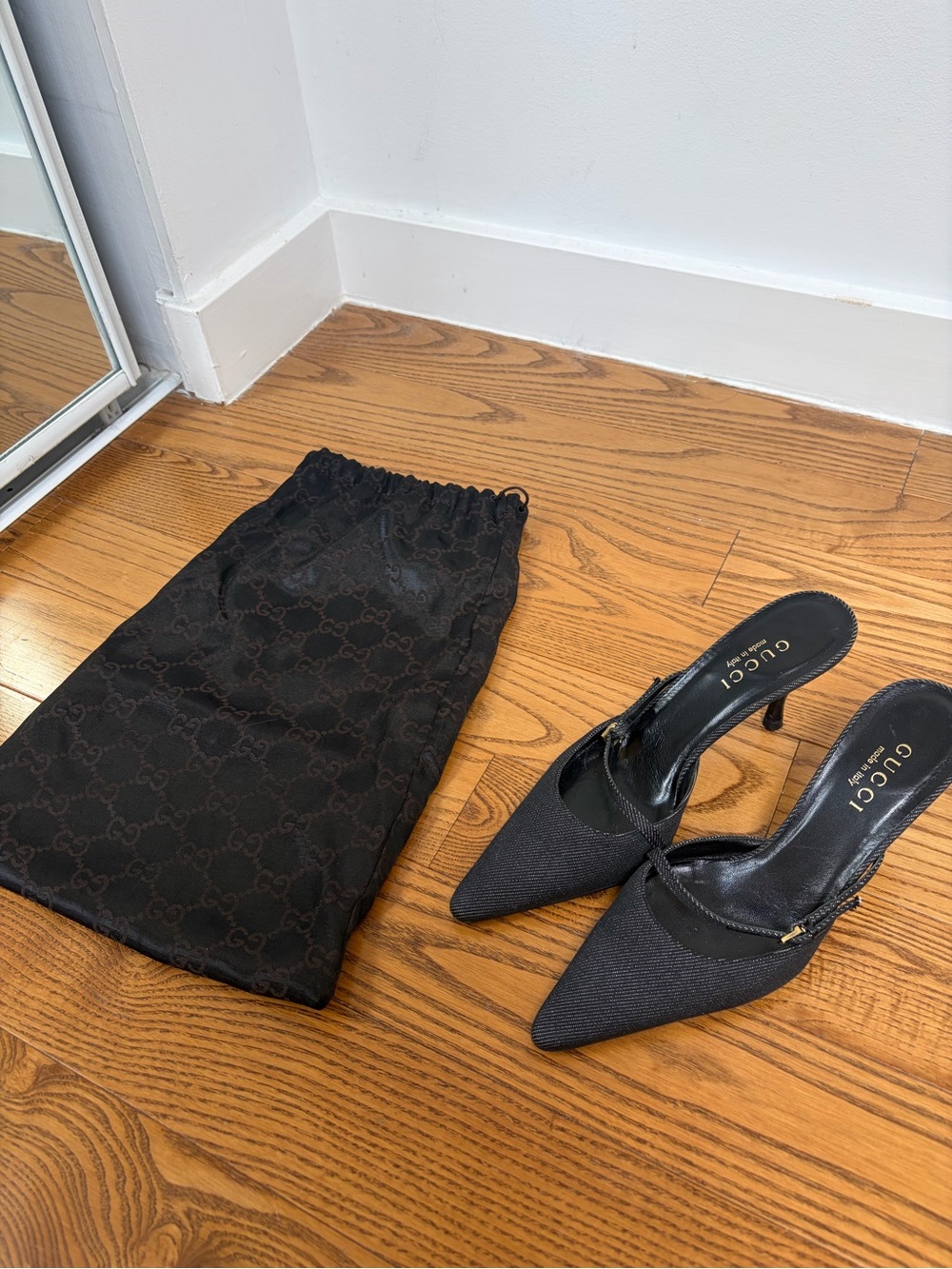 Gucci 2001 Tom Ford Black Denim Kitten Heels - Picture 2 of 4